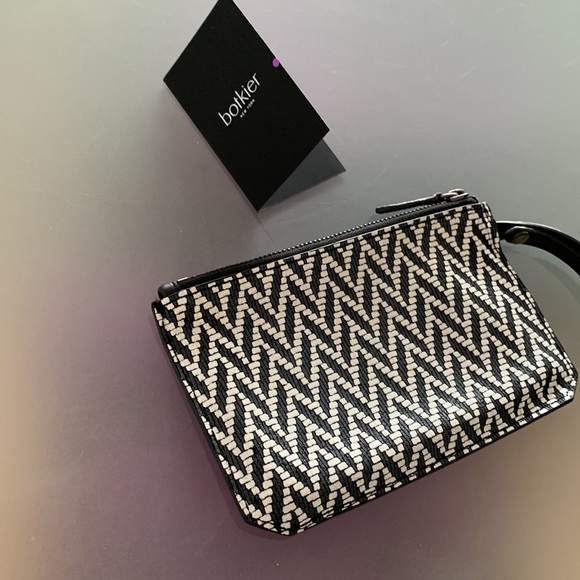 BNWT BOTKIER WRISTLET BAG LEATHER PURSE CHEVRON BLACK BLUE WHITE - Picture 14 of 14